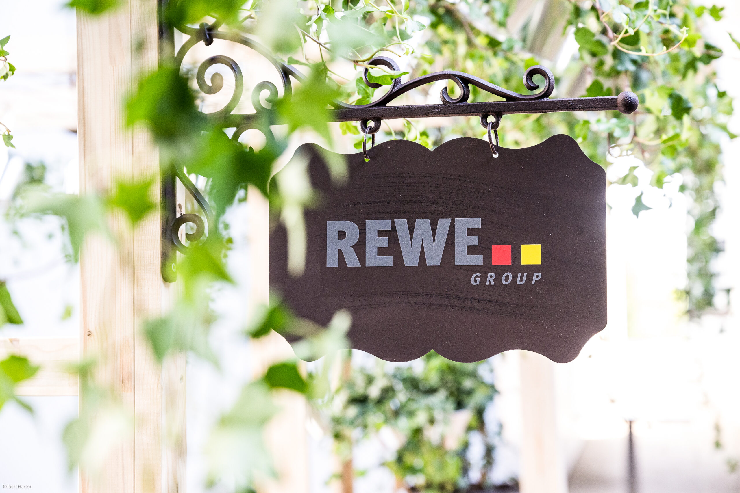 REWE Management Meeting Grafik Schild Branding